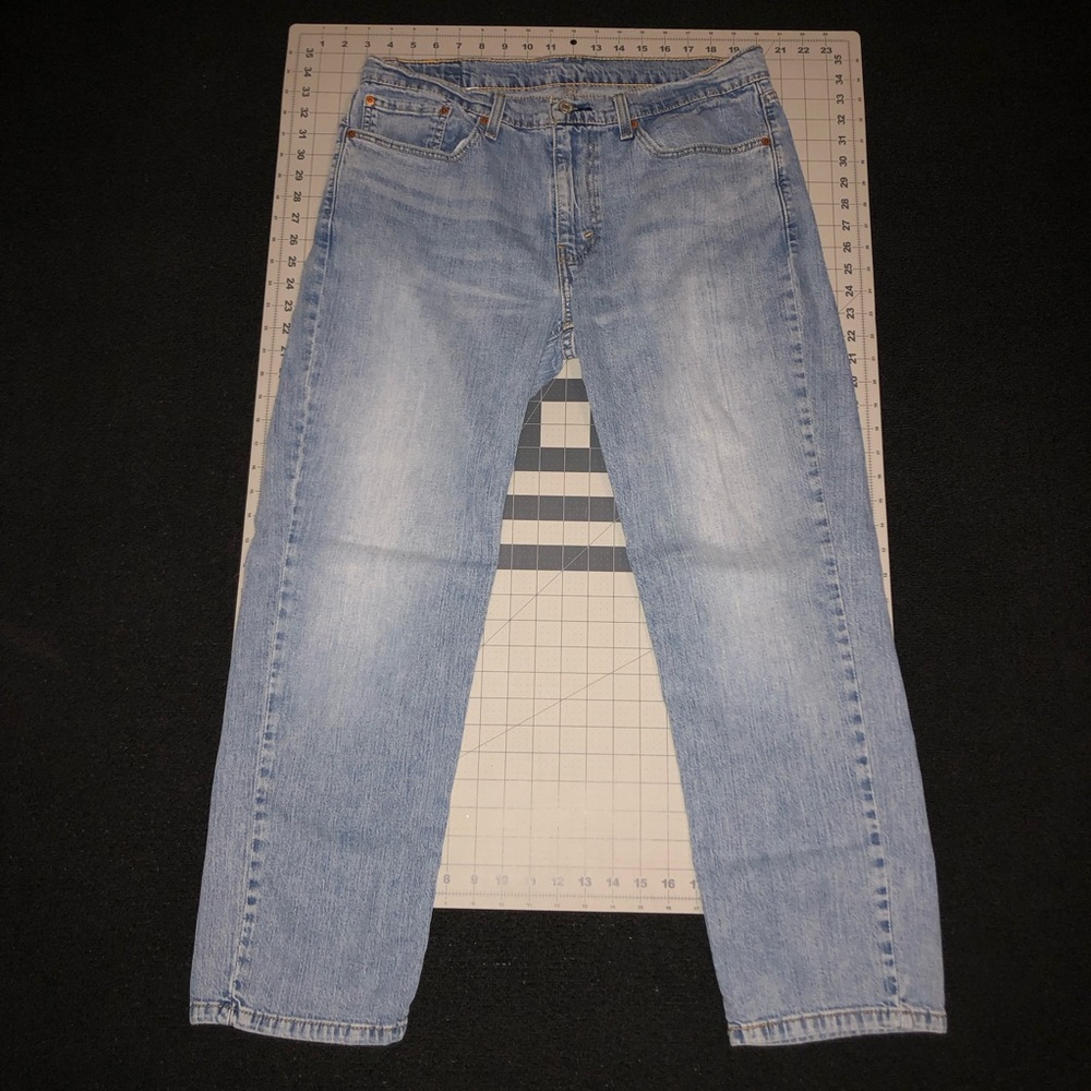 Levi’s 541 Athletic Taper Fit Jeans. 34x30. Light Blue Color.